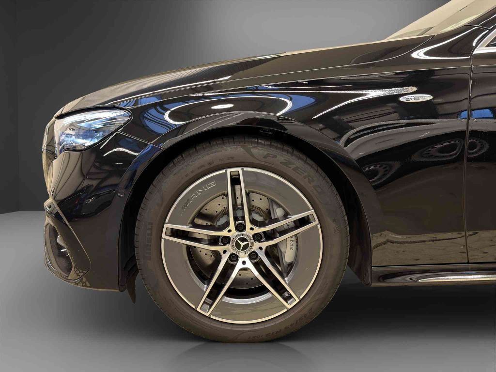 Mercedes-Benz E 300 2025