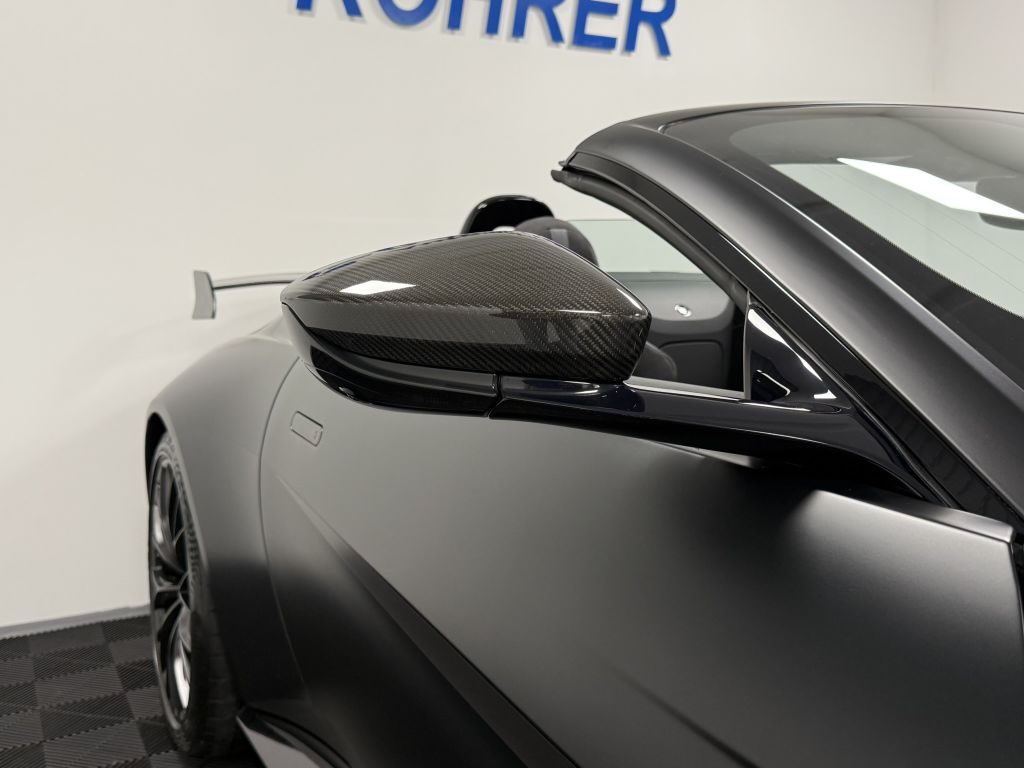 Aston Martin V8 Vantage 2021