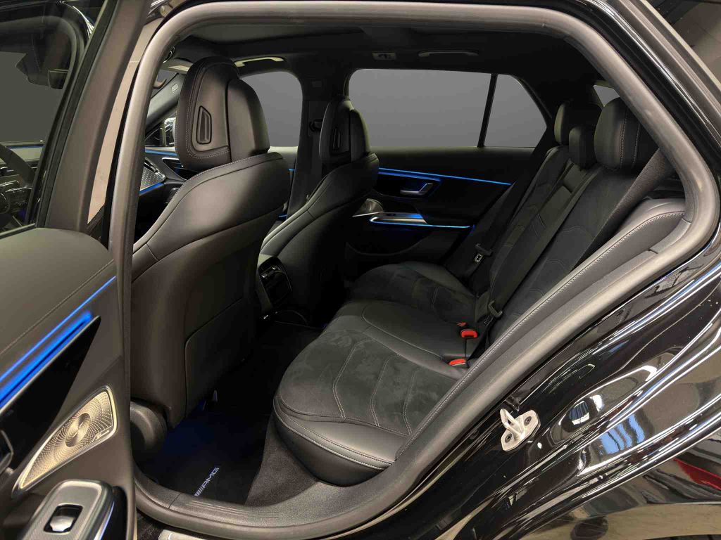 Mercedes-Benz E 300 2025