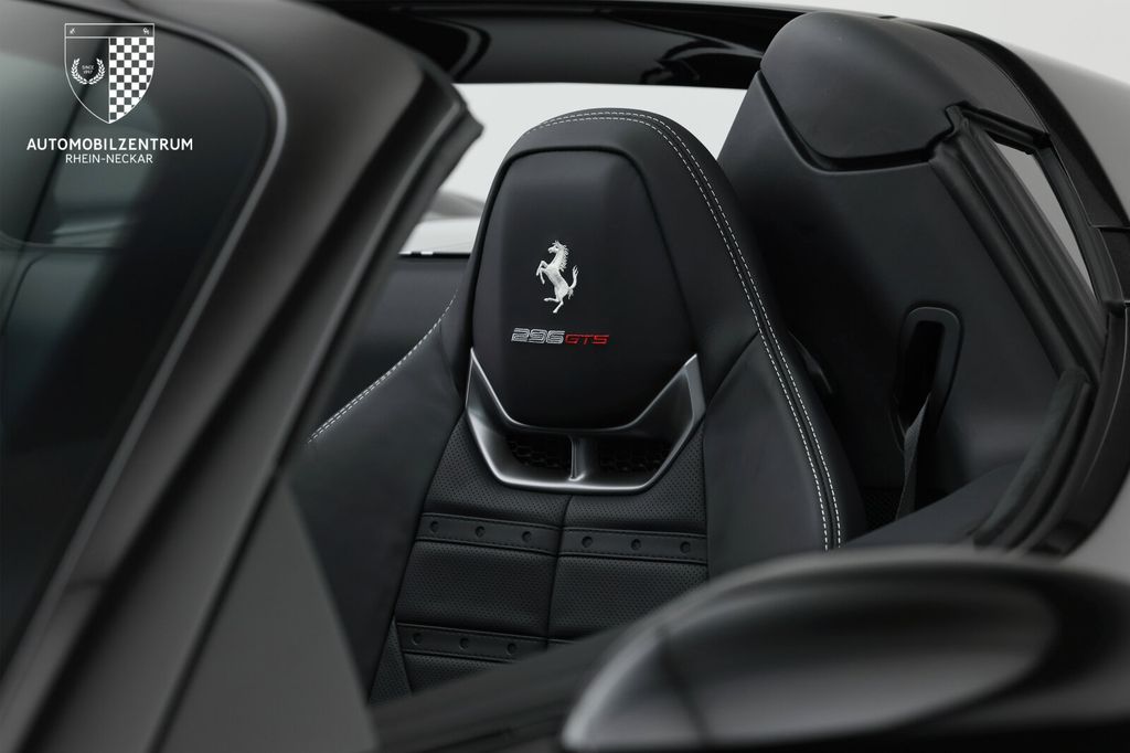 Ferrari 296 GTS 2025