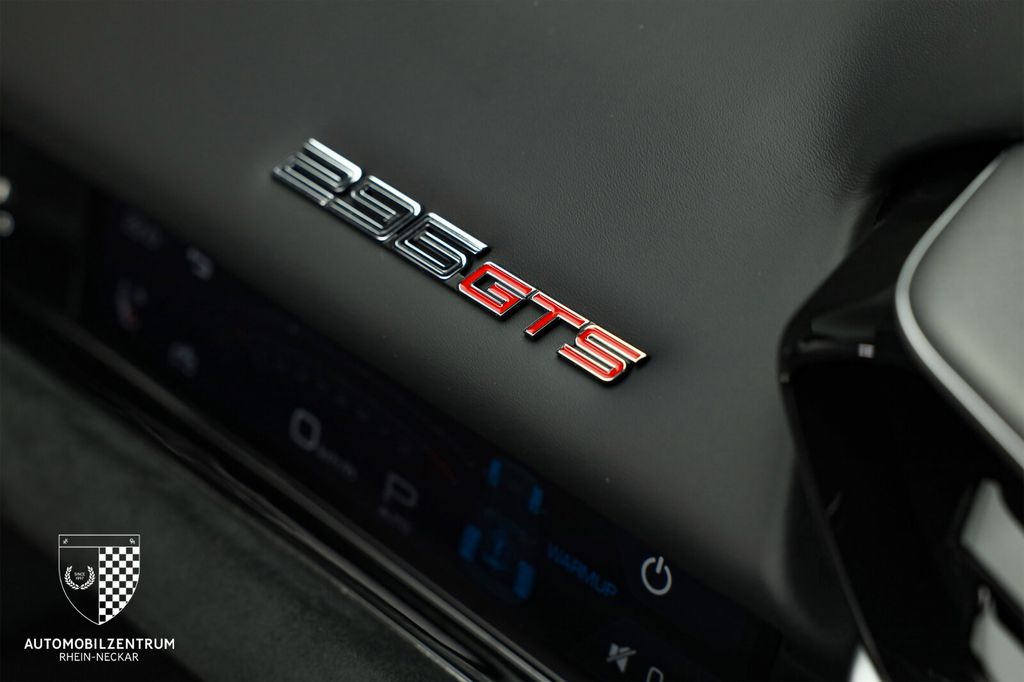 Ferrari 296 GTS 2025