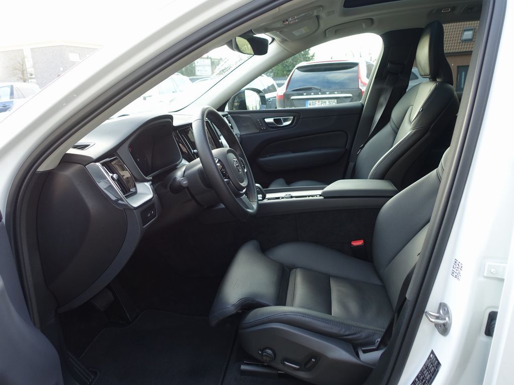 Volvo XC60 2025