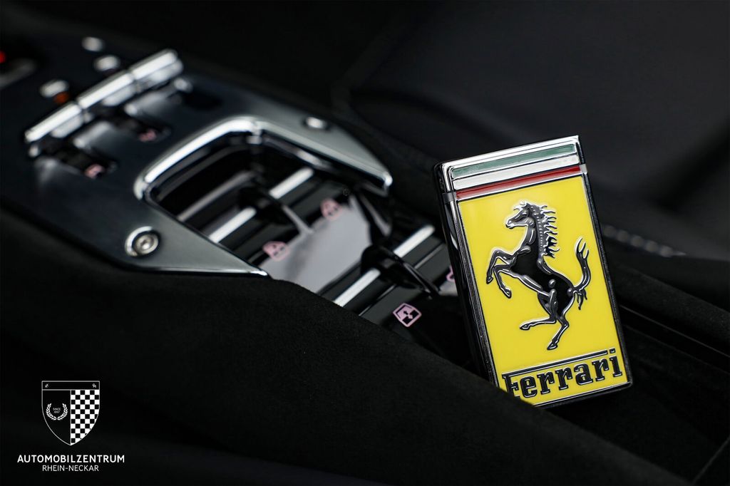 Ferrari 296 GTS 2025