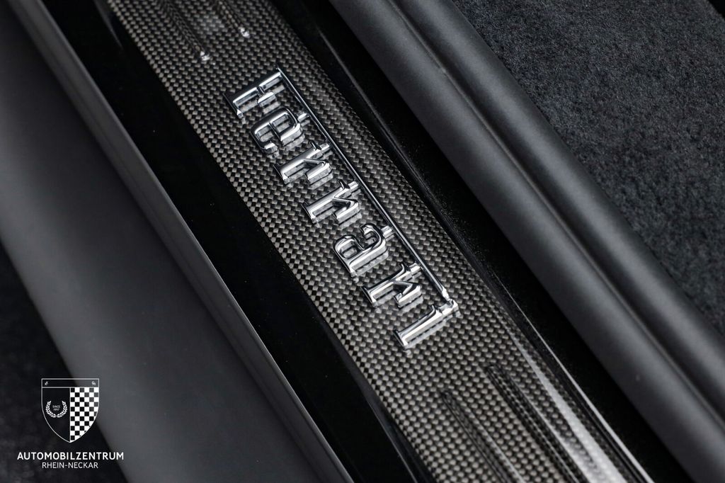 Ferrari 296 GTS 2025