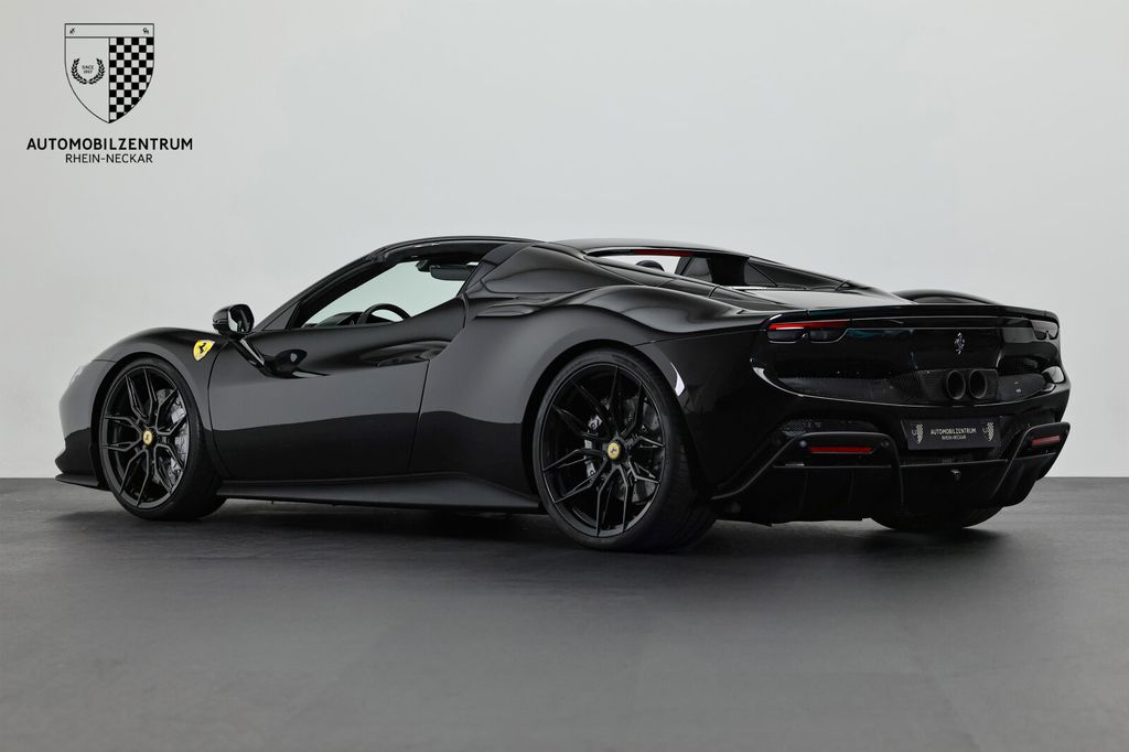 Ferrari 296 GTS 2025