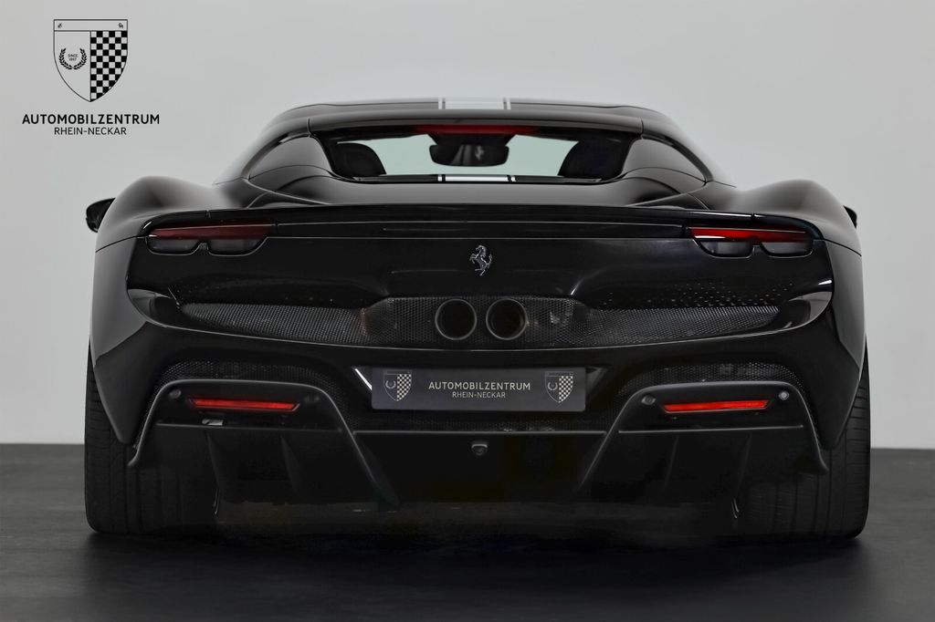 Ferrari 296 GTS 2025