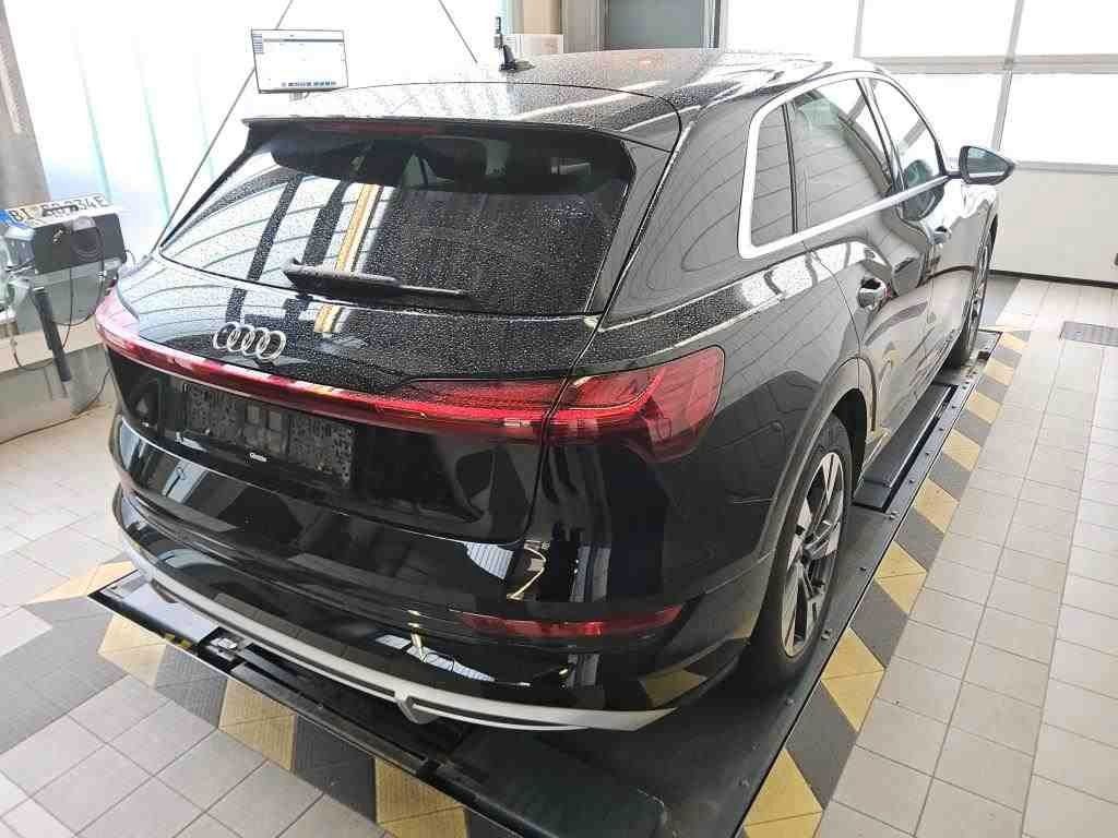 Audi e-tron 2022