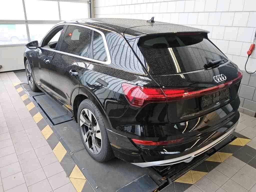 Audi e-tron 2022