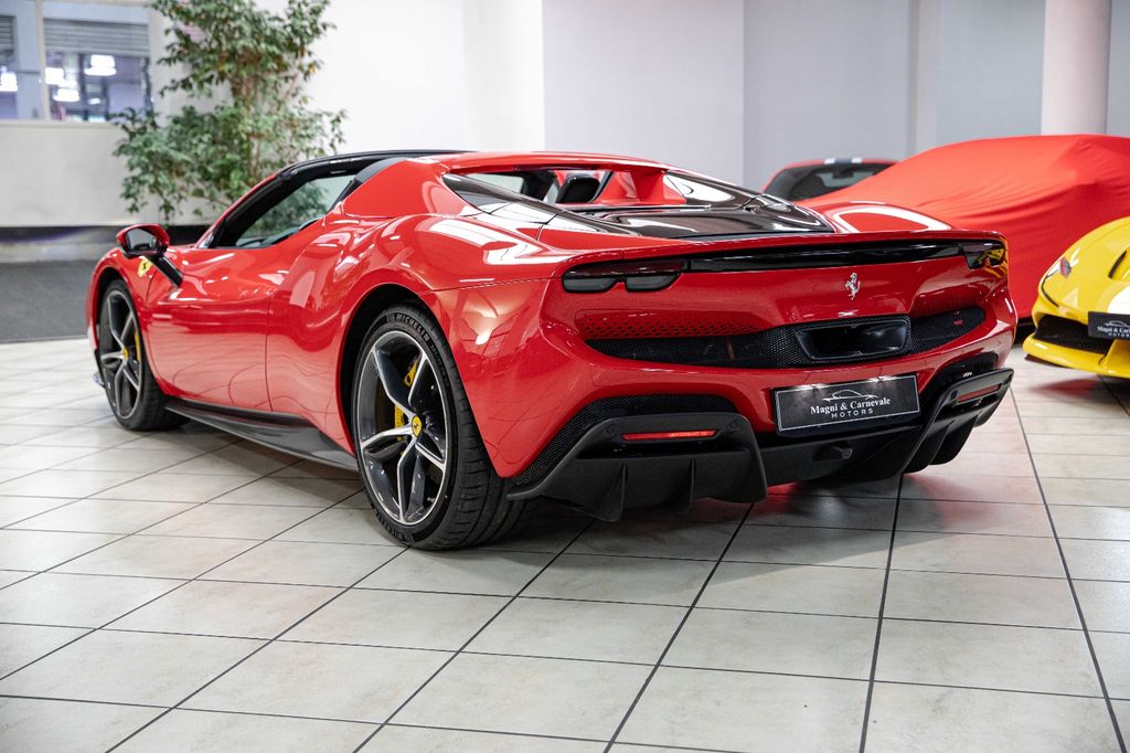 Ferrari 296 GTS 2024
