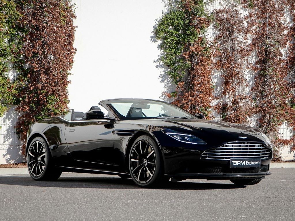 Aston Martin DB11 2024