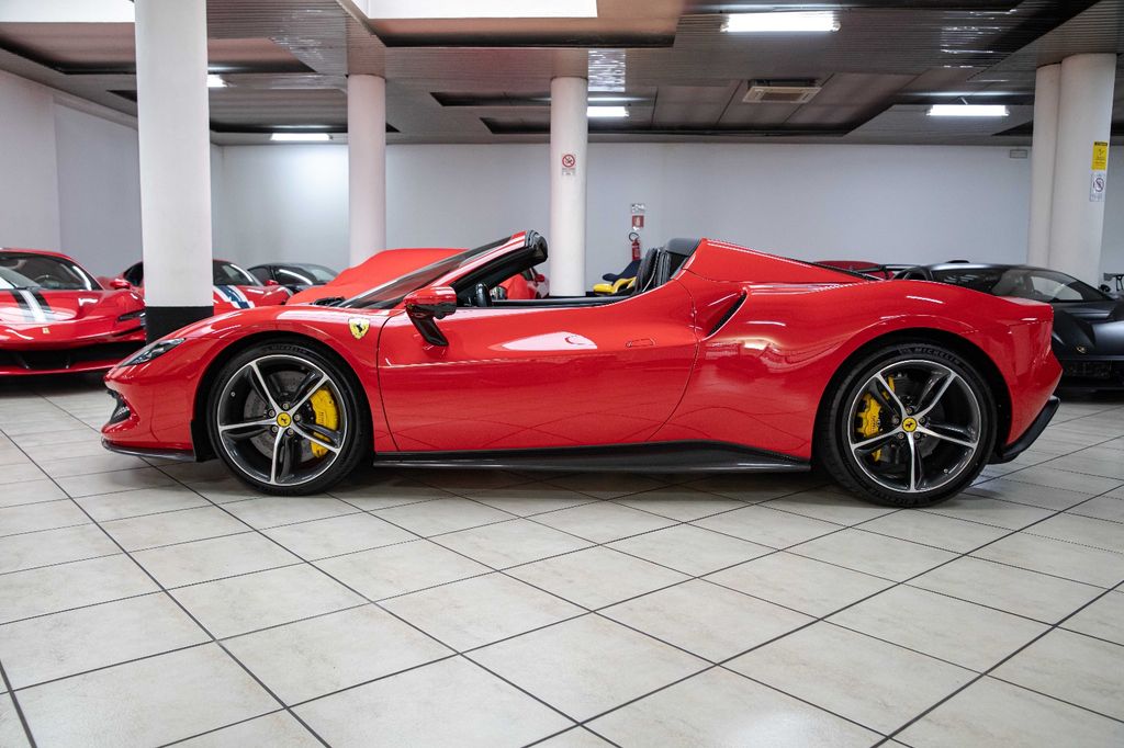 Ferrari 296 GTS 2024