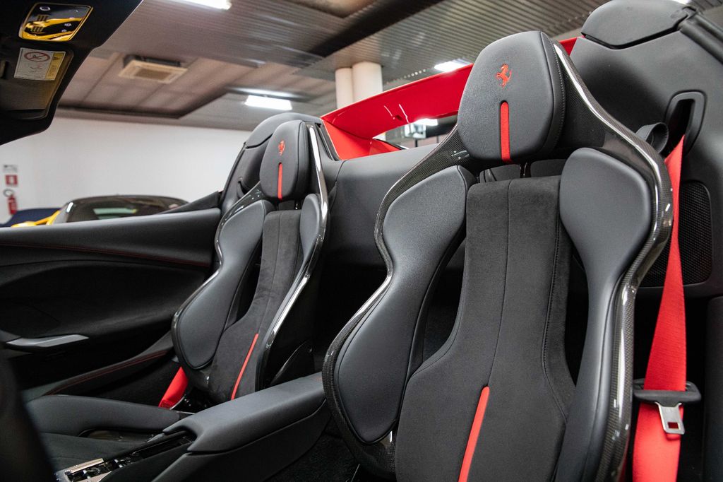 Ferrari 296 GTS 2024