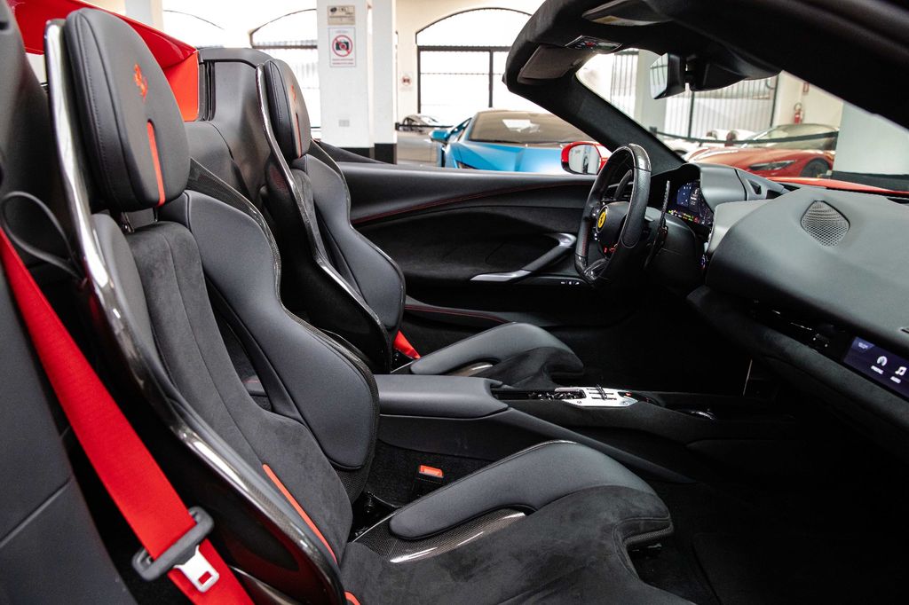 Ferrari 296 GTS 2024