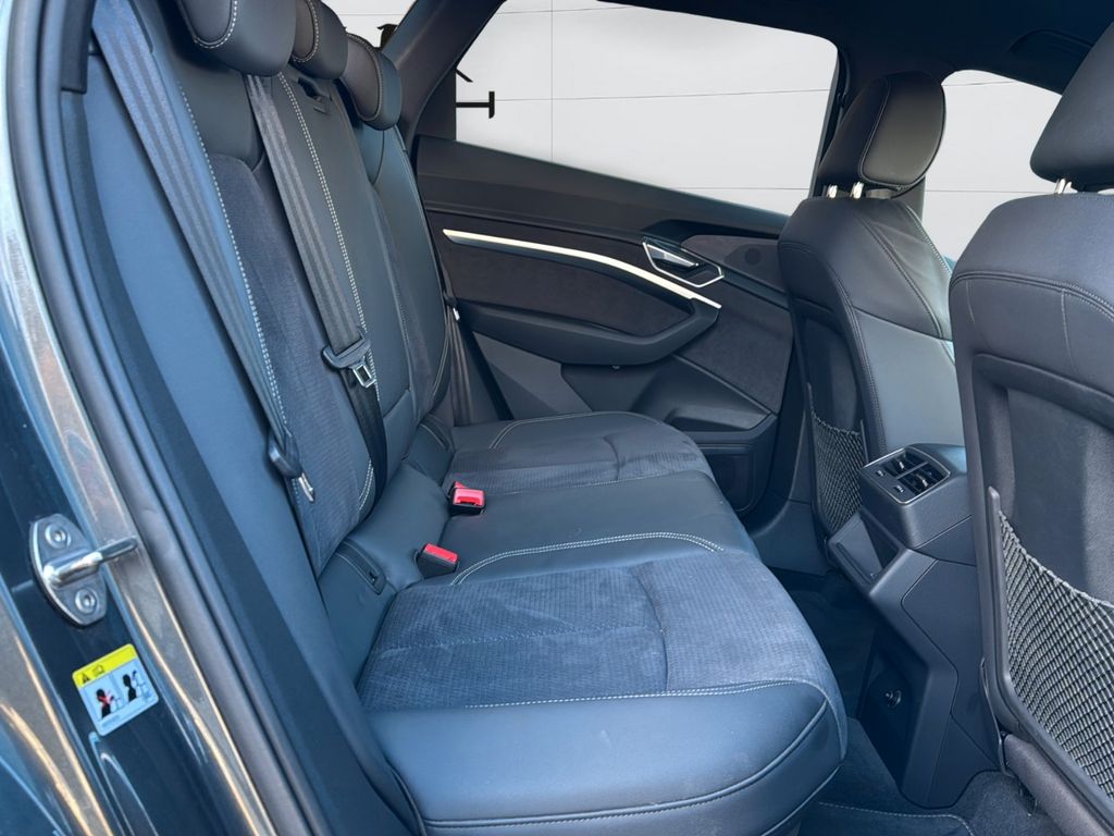 Audi e-tron 2022