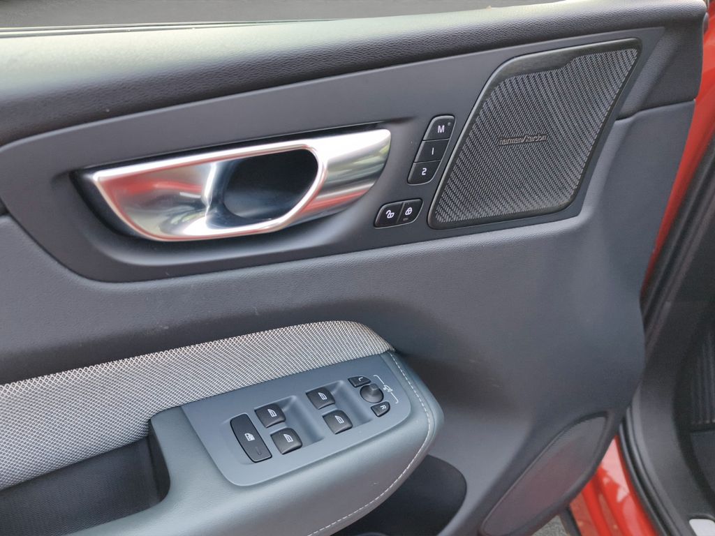 Volvo XC60 2022