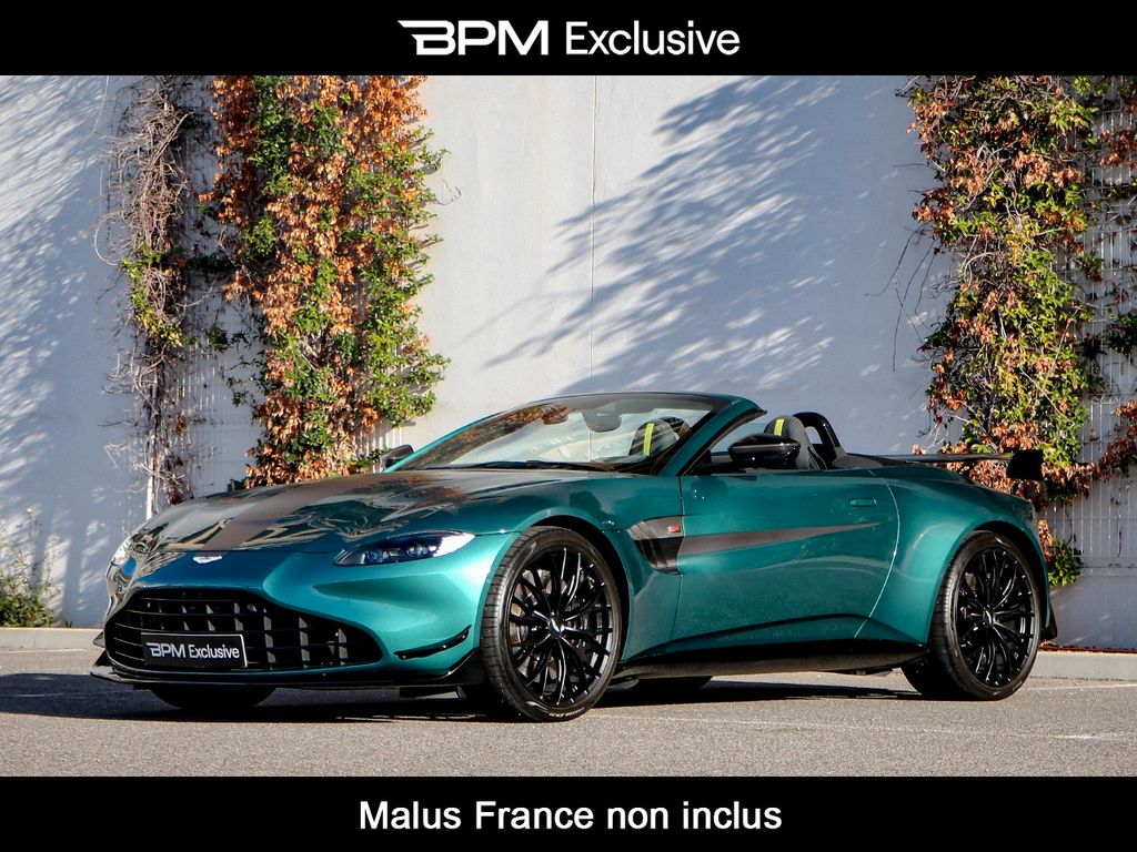 Aston Martin V8 Vantage 2022