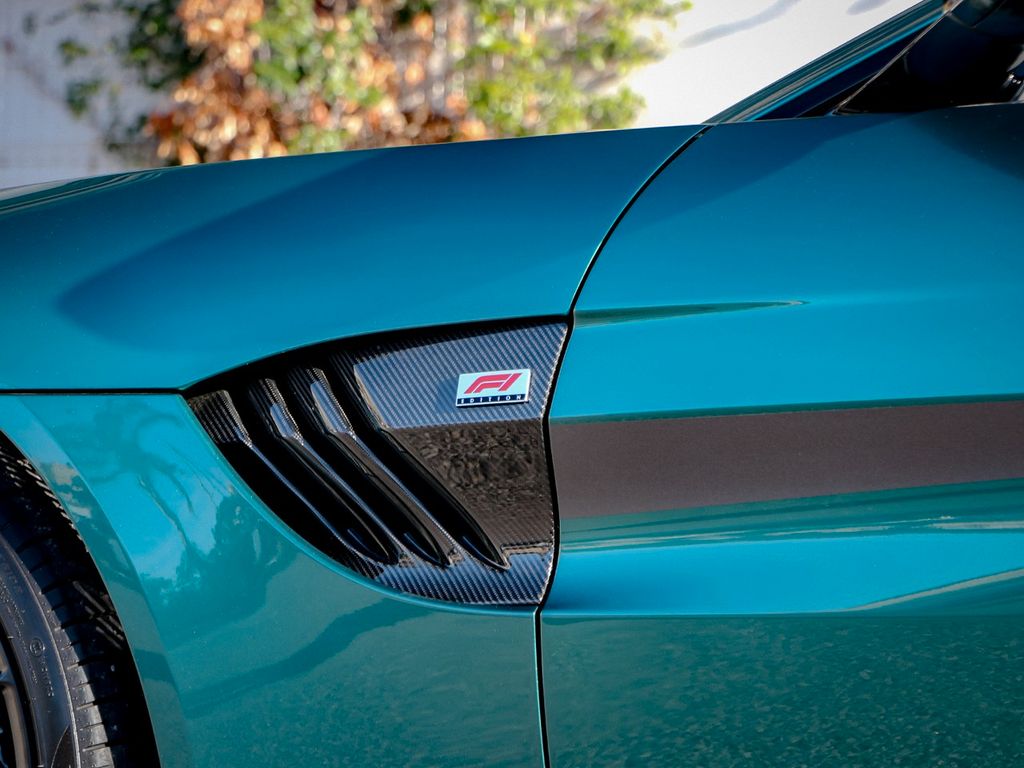 Aston Martin V8 Vantage 2022