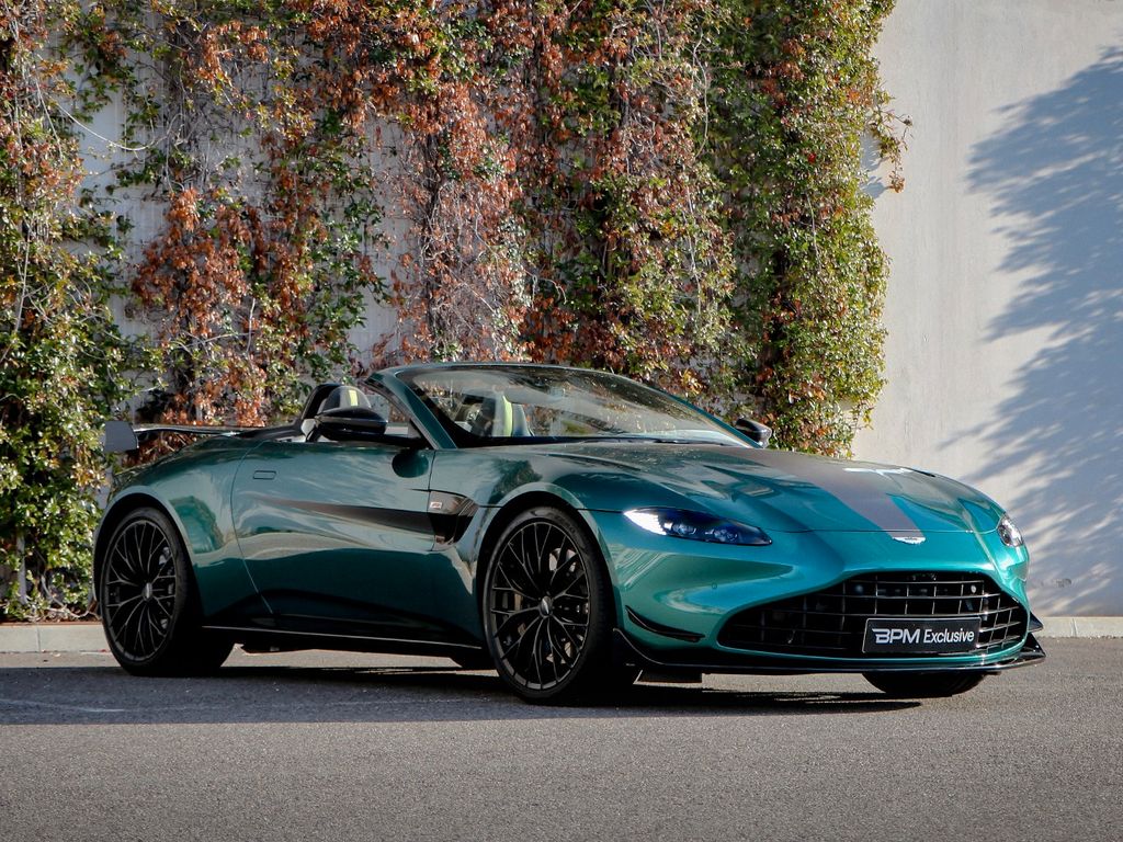 Aston Martin V8 Vantage 2022