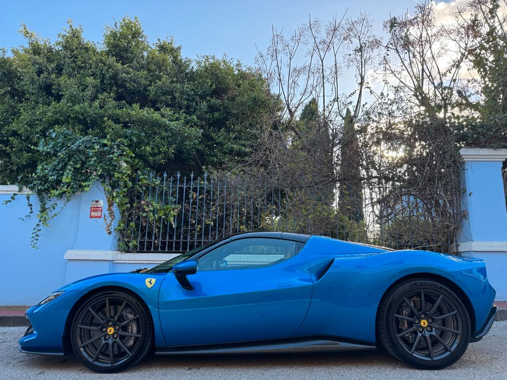 Ferrari 296 GTS 2023