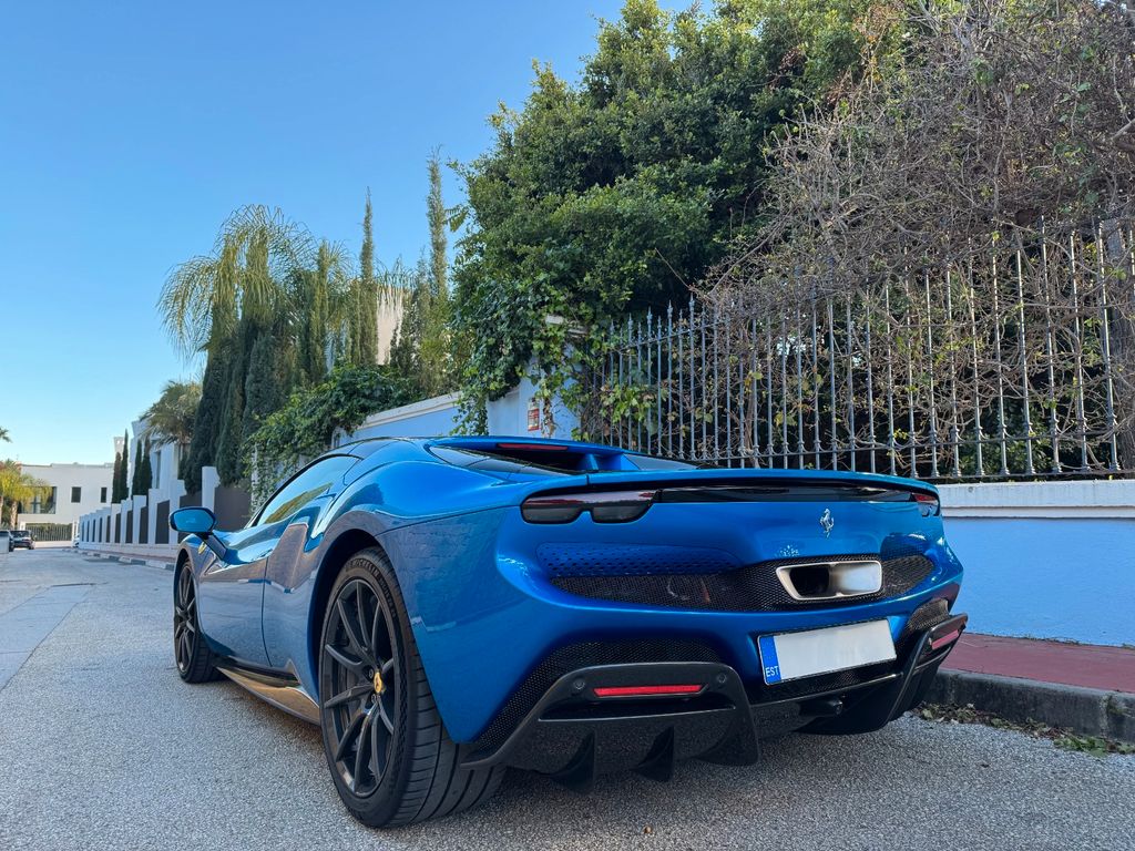 Ferrari 296 GTS 2023