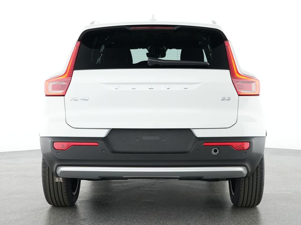 Volvo XC40 2025