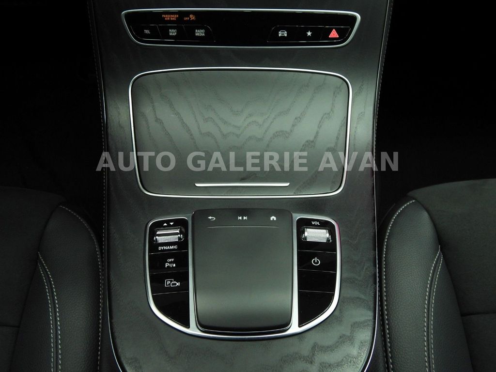 Mercedes-Benz E 300 2022