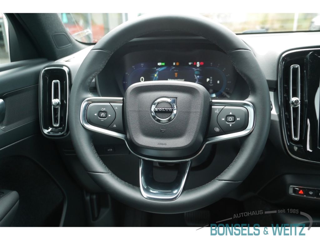 Volvo XC40 2024