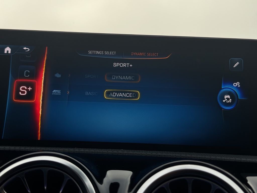 Mercedes-Benz CLA 35 AMG 2023