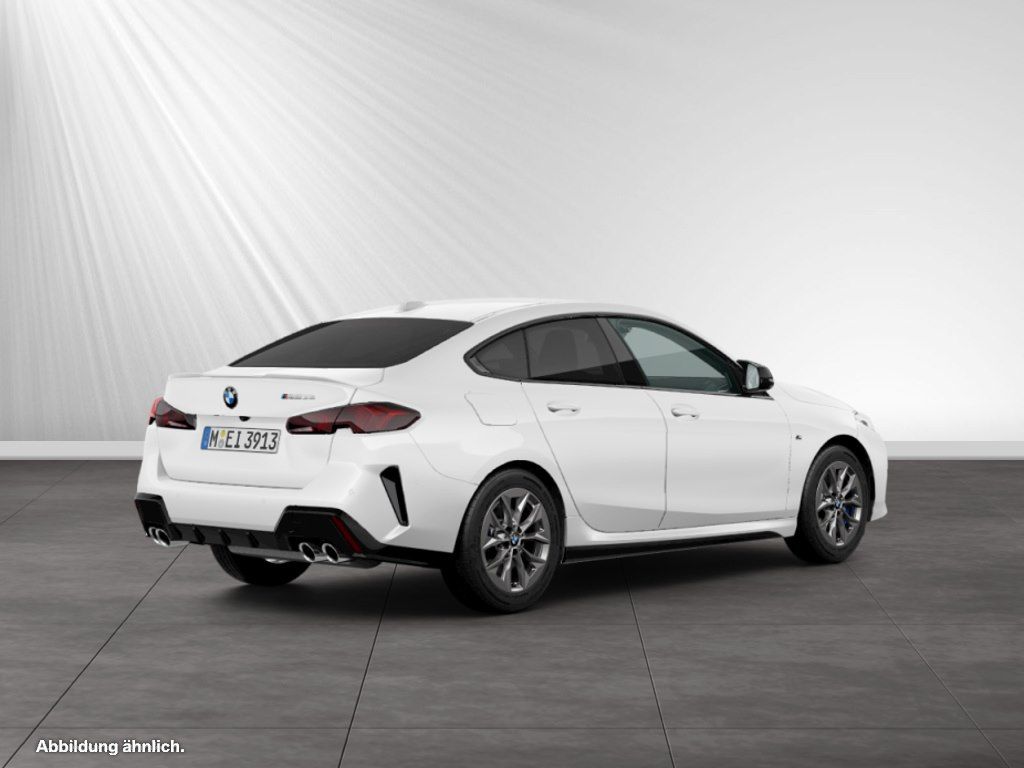 BMW M235 2025