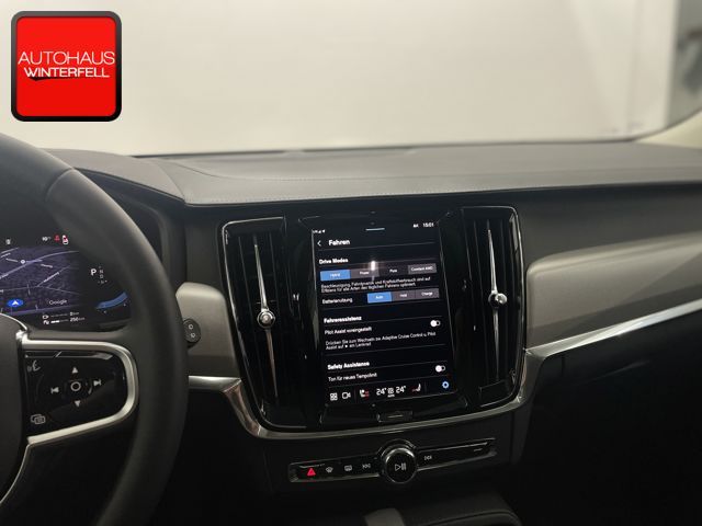 Volvo V90 2024