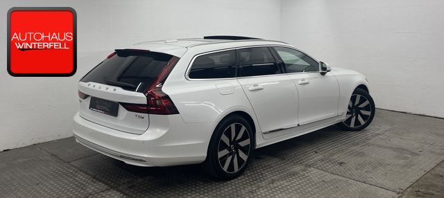 Volvo V90 2024