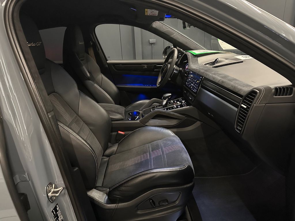 Porsche Cayenne 2021