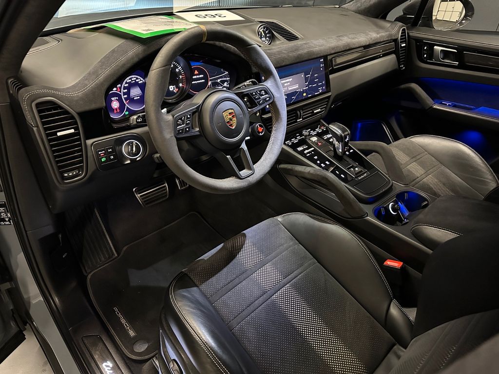 Porsche Cayenne 2021