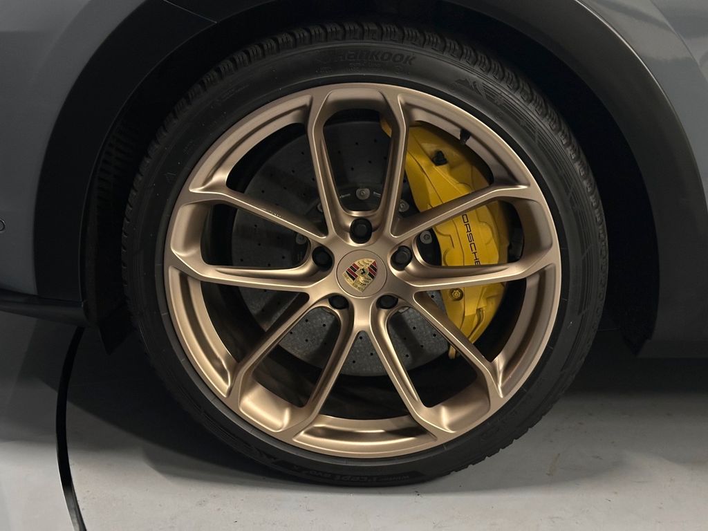 Porsche Cayenne 2021