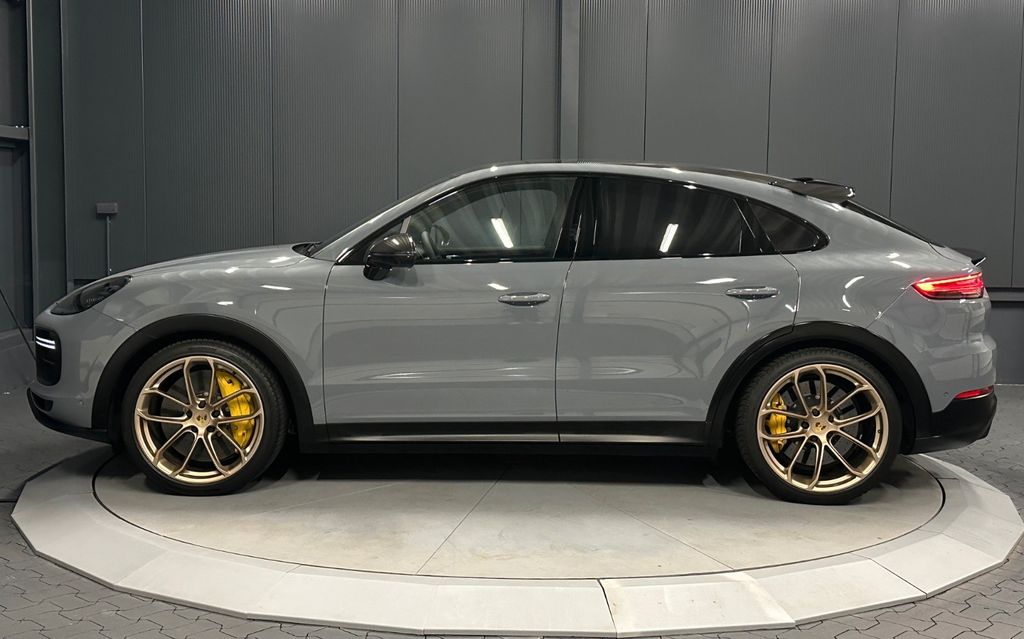 Porsche Cayenne 2021