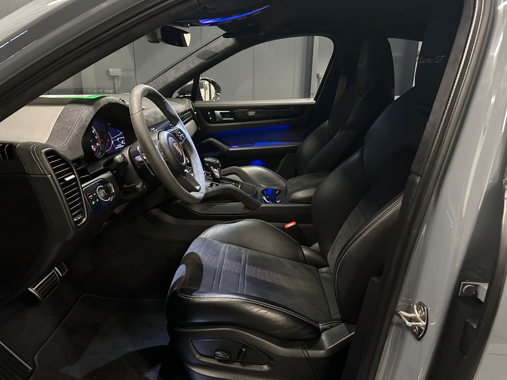 Porsche Cayenne 2021