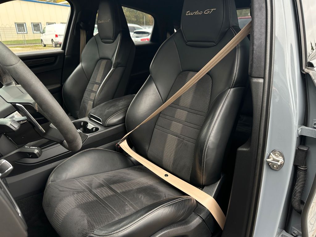 Porsche Cayenne 2021