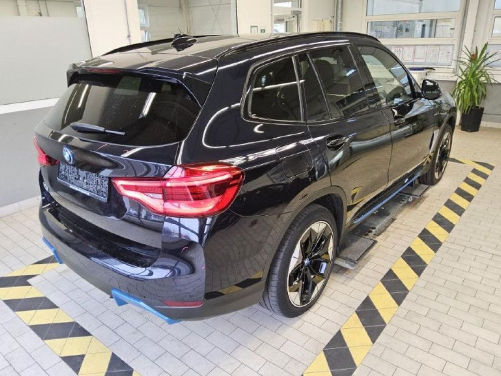 BMW iX3 2021