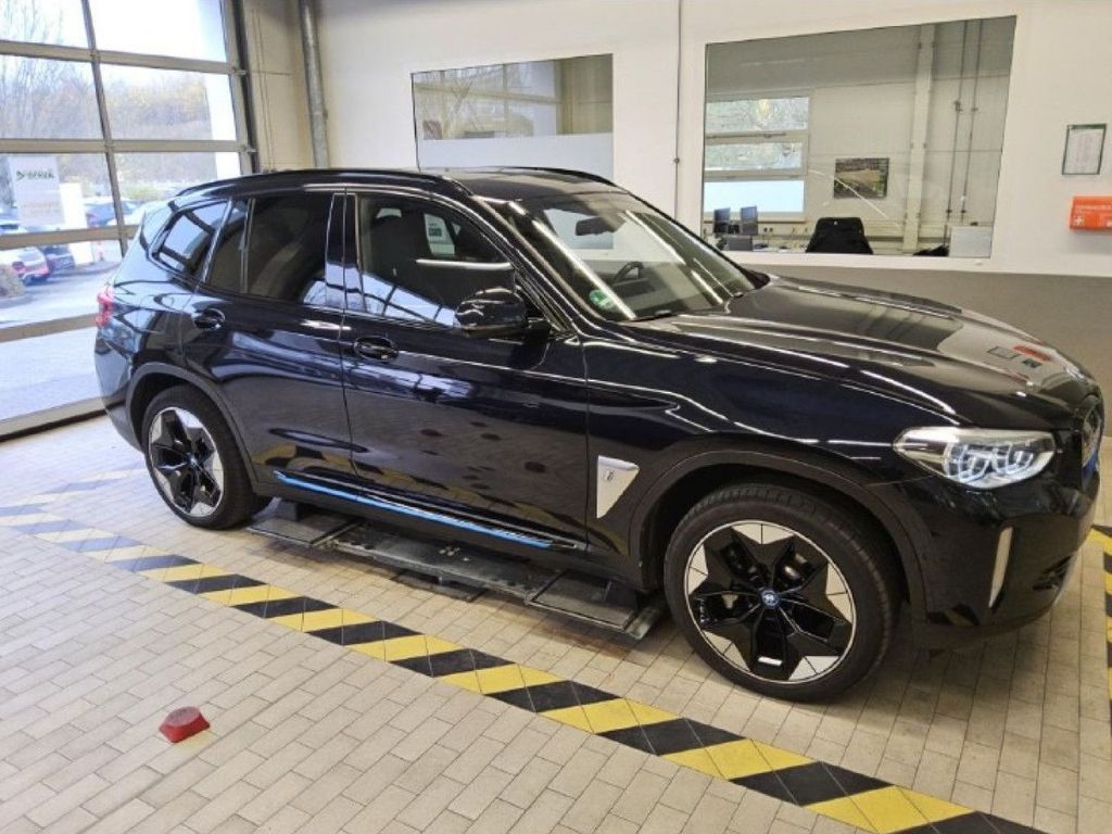 BMW iX3 2021