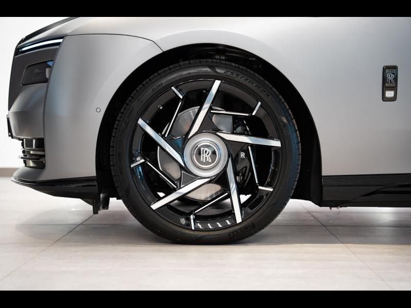 Rolls-Royce Spectre 2025