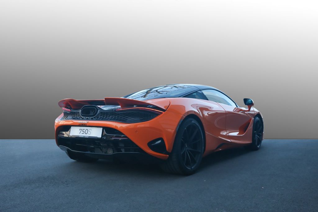 McLaren 750S 2025