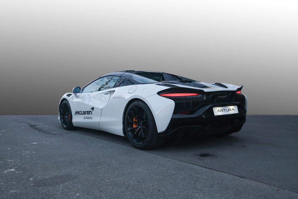 McLaren Artura 2025