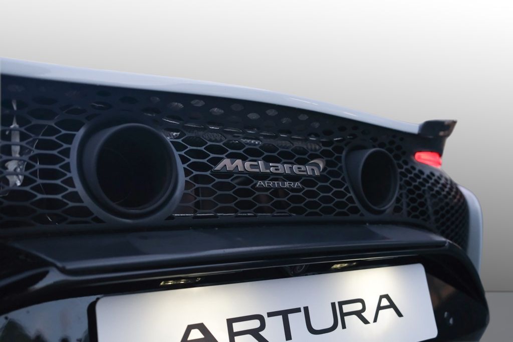 McLaren Artura 2025