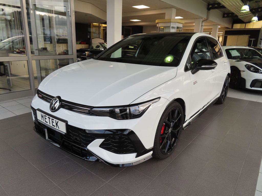 Volkswagen Golf 2025