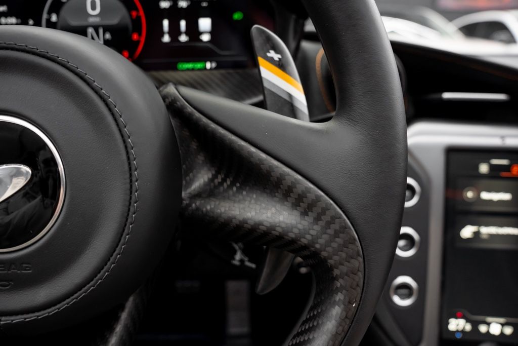 McLaren 750S 2025