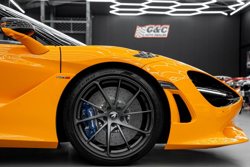McLaren 750S 2025