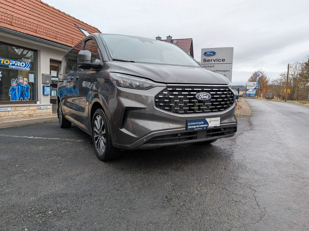 Ford Tourneo Custom 2025
