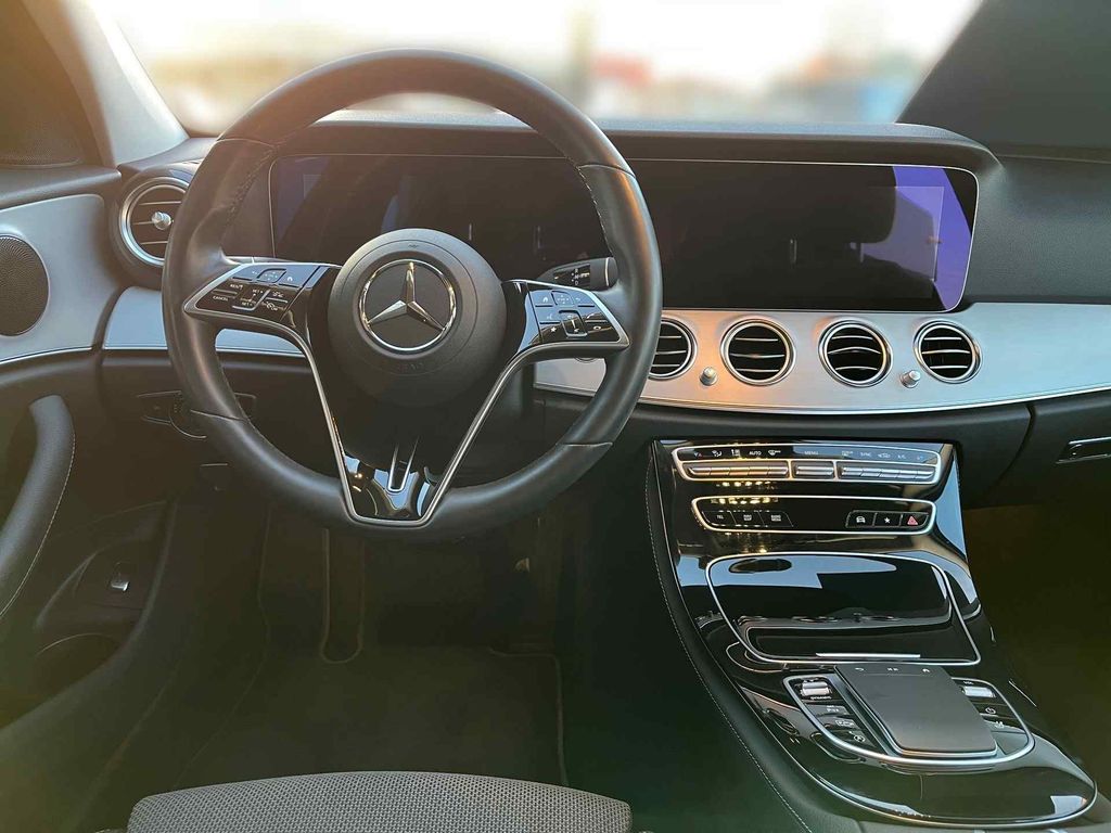 Mercedes-Benz E 300 2023