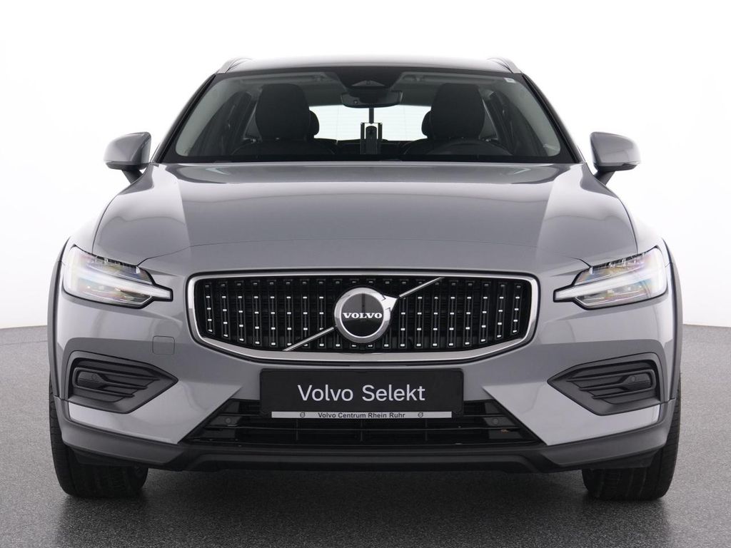 Volvo V60 Cross Country 2023