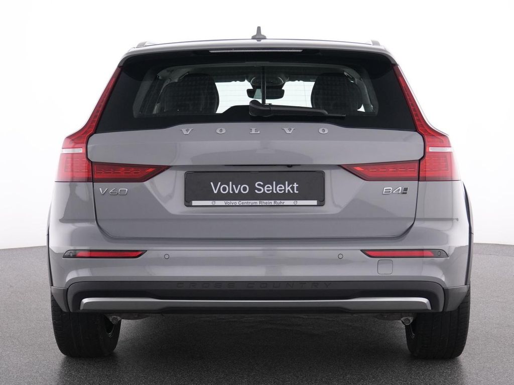Volvo V60 Cross Country 2023